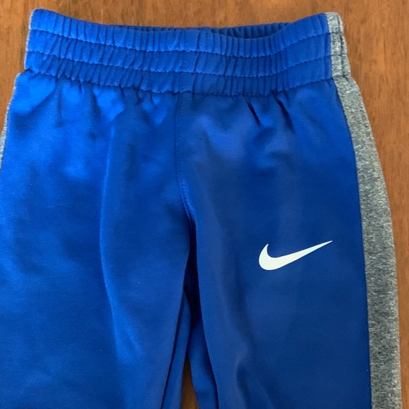 🫐3/$30 Nike Kids Royal Blue and Gray Joggers size 2T - Picture 3 of 5